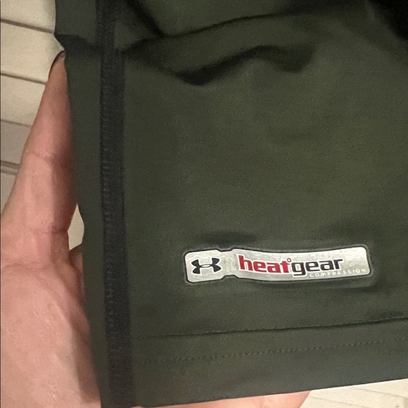 Under Armour Black & Army Green Compression Shirt w/ Neon Tough Mudder Graphics - Picture 7 of 9